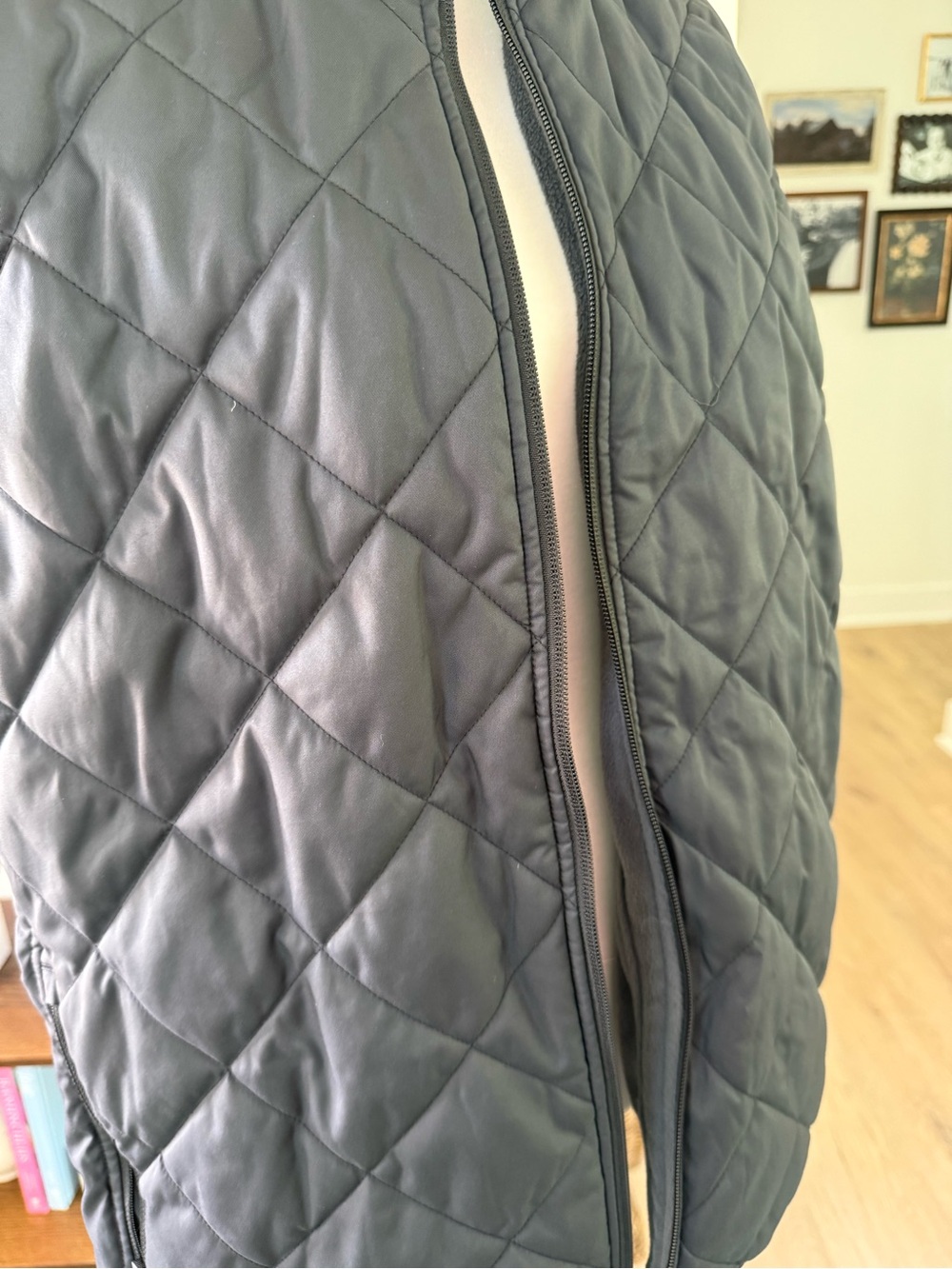 Men’s Reversable Nike Vest with Fleece Lining - Picture 3 of 7
